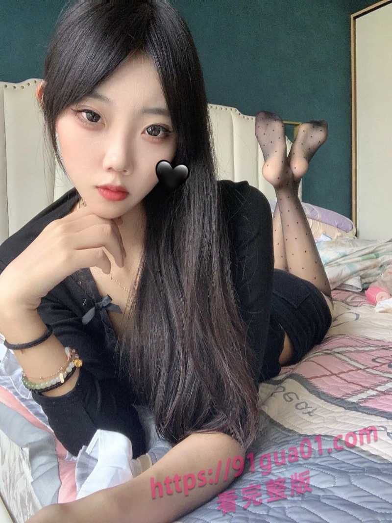 她是抖音甜妹玉子玉子 却只在金主面前展现欲望 配图
