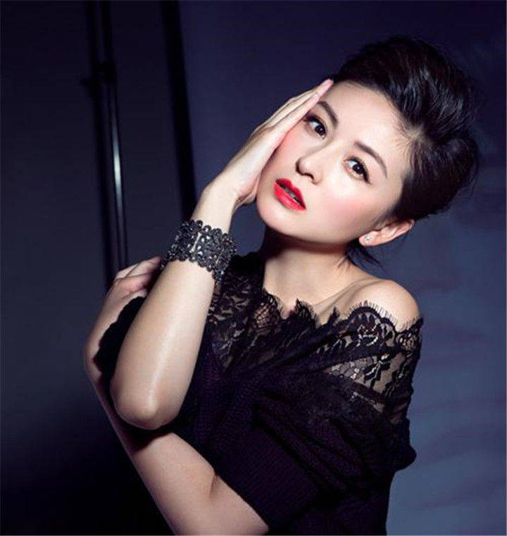 “最干净”的女演员，被痴心富豪苦追十年，结婚后被宠成小公主 配图2