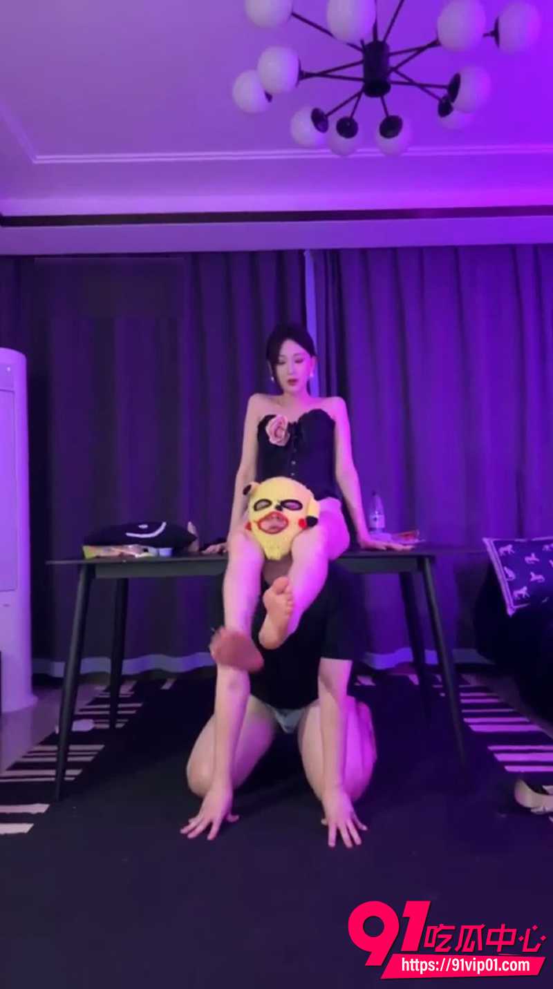 玩物直播女神伽萝 4