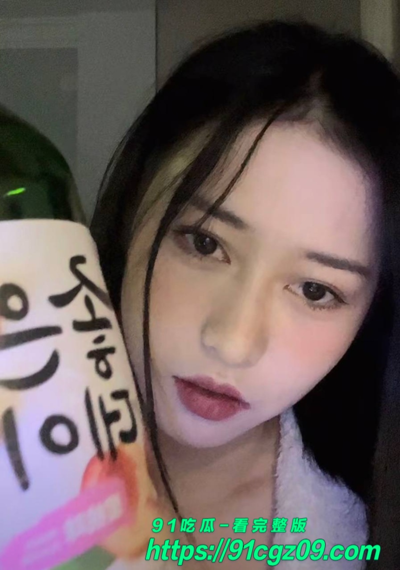 上海26岁E杯美女赵琦酒后变贱种 跪地口交被猛烈后入 骚劲十足
