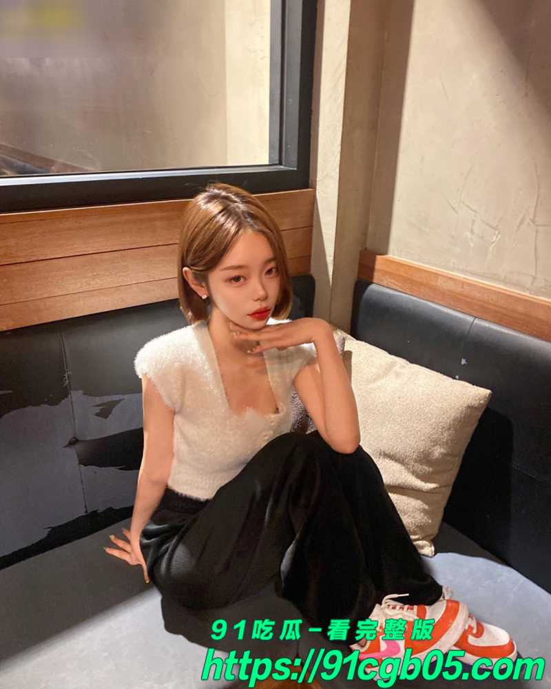 韩国女团热舞网红曾伊mllnjx 大尺度私拍视频流出 穿性感情趣丝袜 扭动翘臀诱惑撩人！