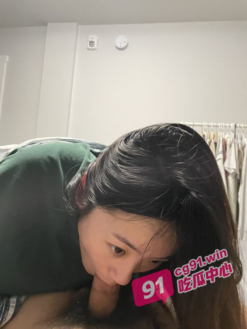 职专学院胡西西 女上位风骚骑乘 榨干男友后大力吮吸！