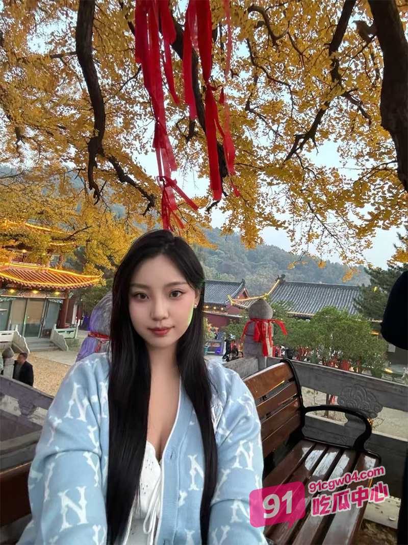 京城高富帅皓文调教两位迷人母狗 超顶蜜桃臀后入桩机娇喘 画面超强冲击感！