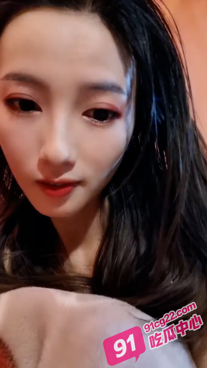 “生活要想满足 下海实现富足” 气质美女难挡金钱欲 出租屋里初尝卖逼的快乐！ 配图2