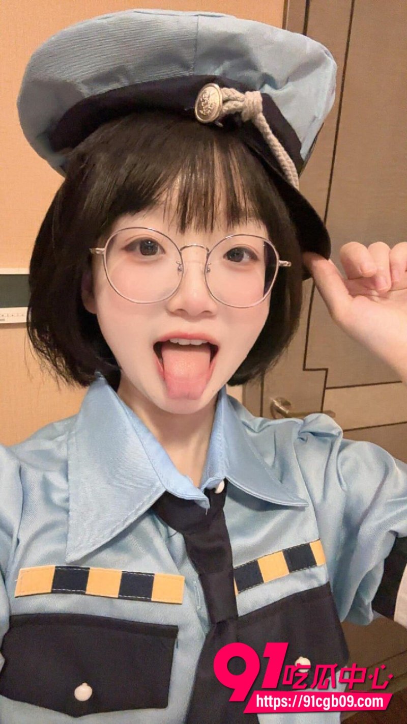 抖音眼镜反差少女 王胜利1