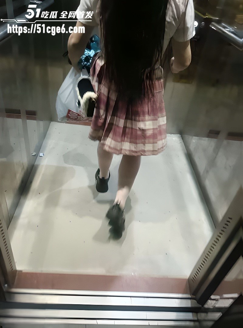 海角大神睡了我的亲妹妹 1