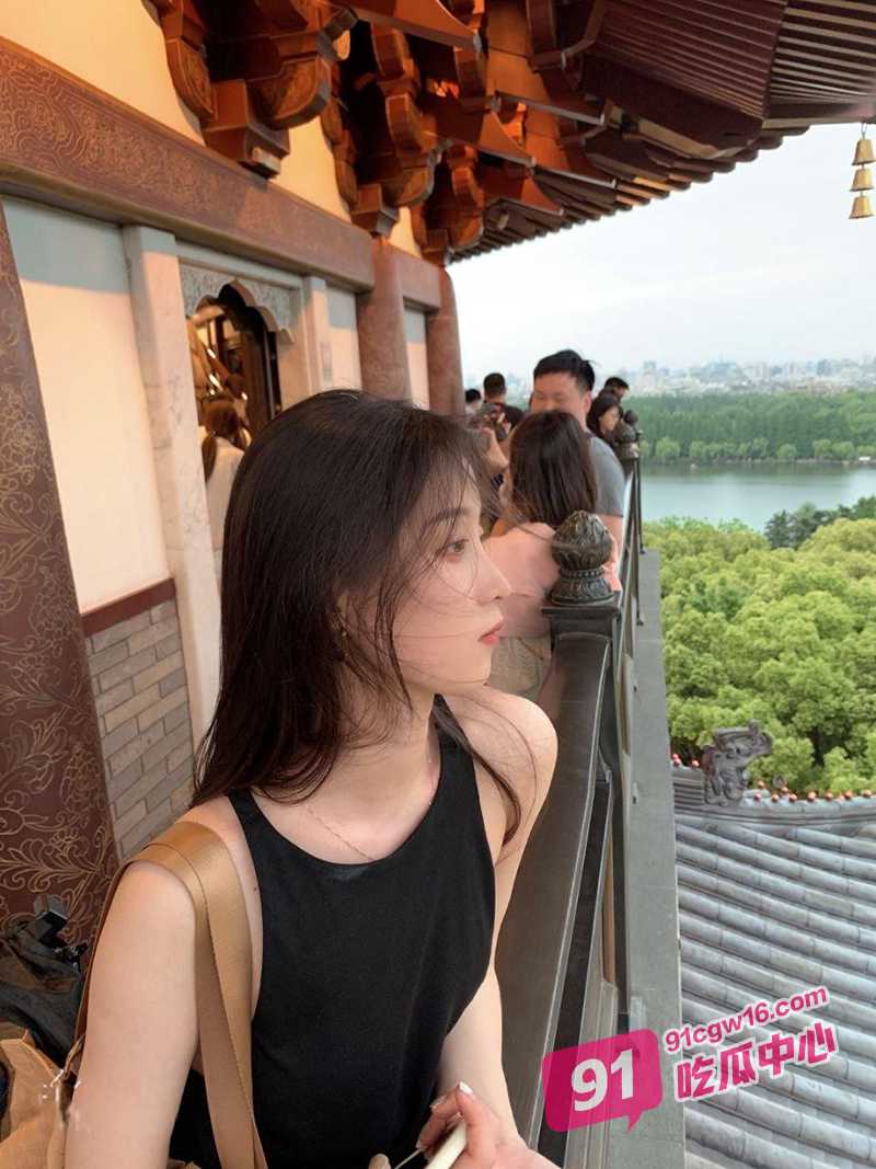年度最佳反差婊～哈尔滨超气质美少女宋婷 和男友性爱10分钟完整版不雅视频流出！ 配图3