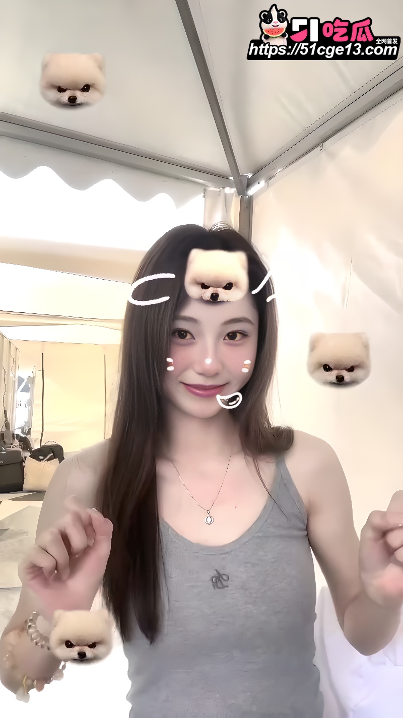 气质大学生裸聊调教私拍  3