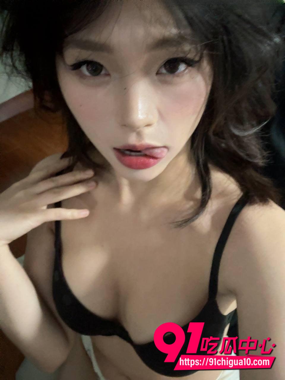 推特福利姬王强666漏奶私拍2