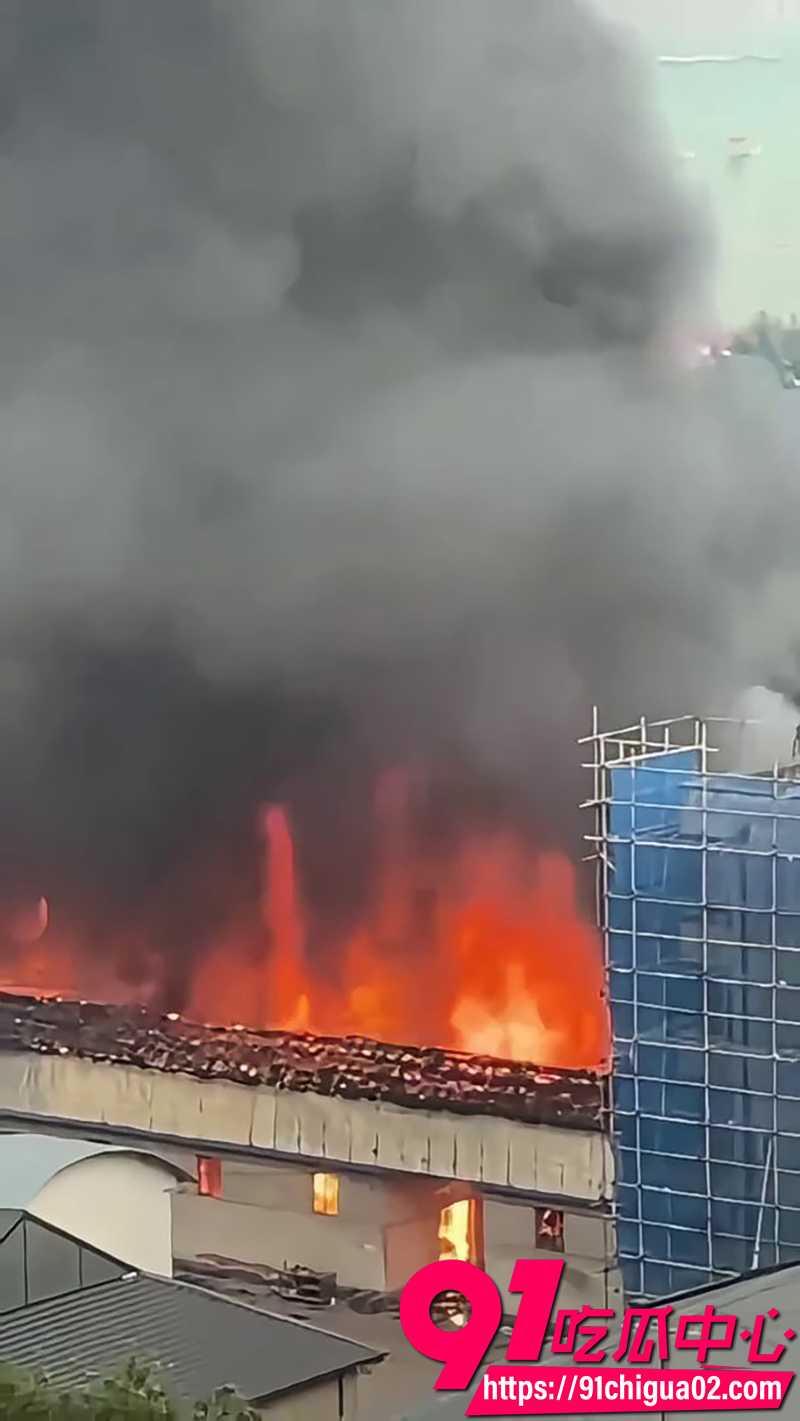9成都八里庄地铁站大火 5