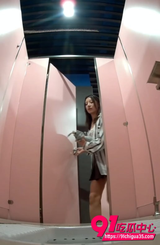 女厕偷拍 2