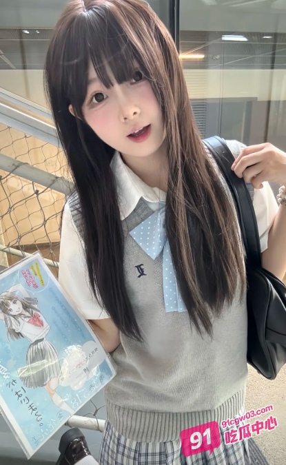 jk萝莉茶茶和男友自拍小视频合集收录 素人蓝发JK萝莉自摄精品不容错过！ 配图3