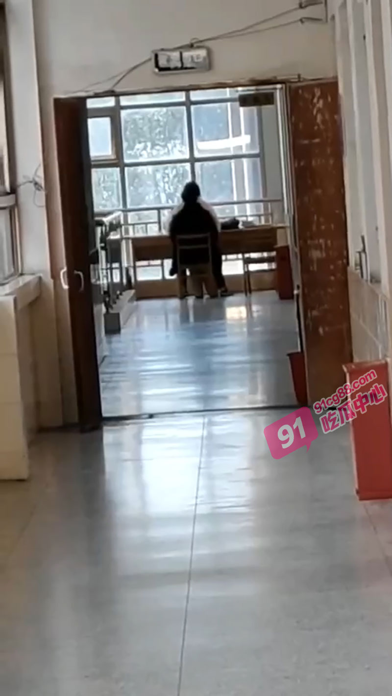 安徽工贸表白墙上大分 学校图书馆内操逼让人三观尽毁 工贸不大创造神话