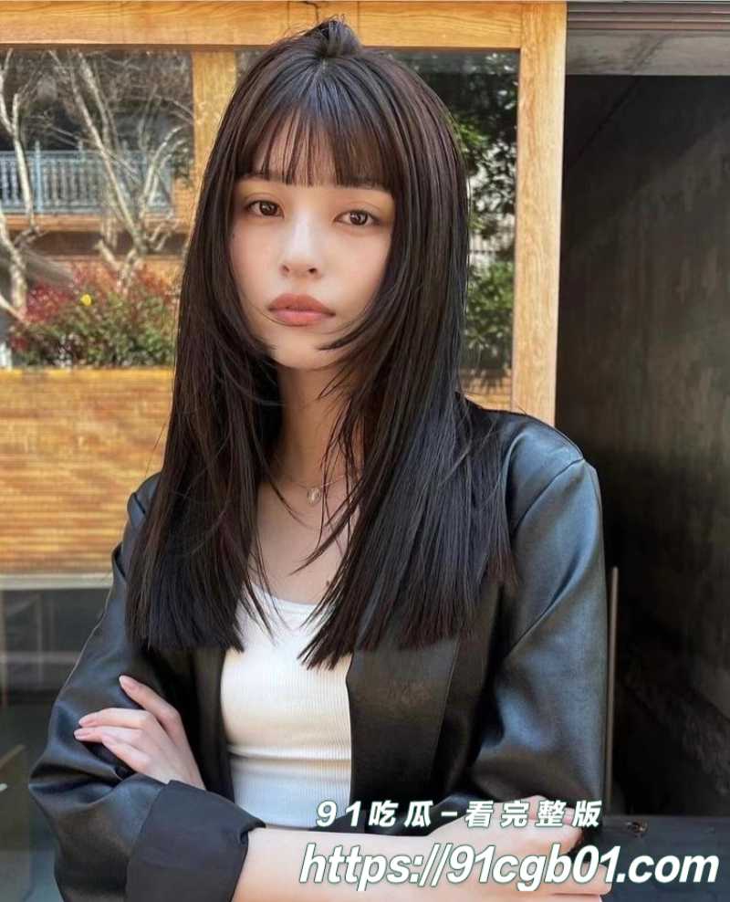 微胖女友被小伙SM调教 捆绑束缚后 用震动棒抽插骚穴 让女友强制高潮