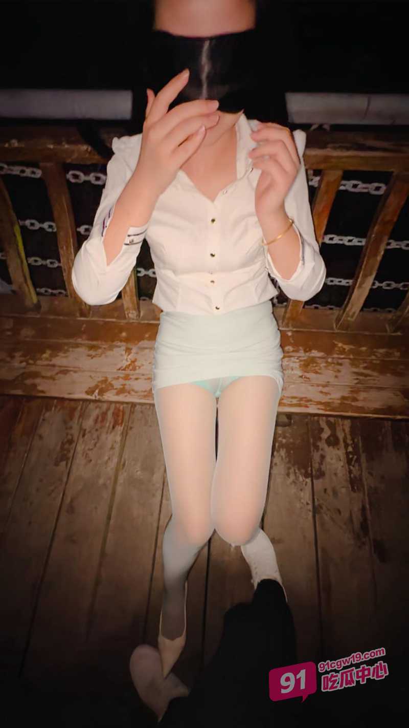 海角乱伦之我的人妻姐姐～欲望高涨的姐姐非要在户外玩点小游戏！