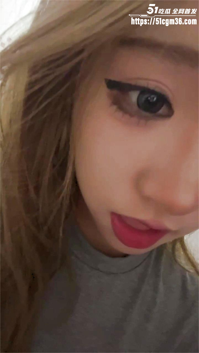 美女台球助教 莉莉 约炮自拍 2