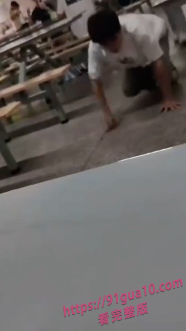 学姐食堂调教学弟3