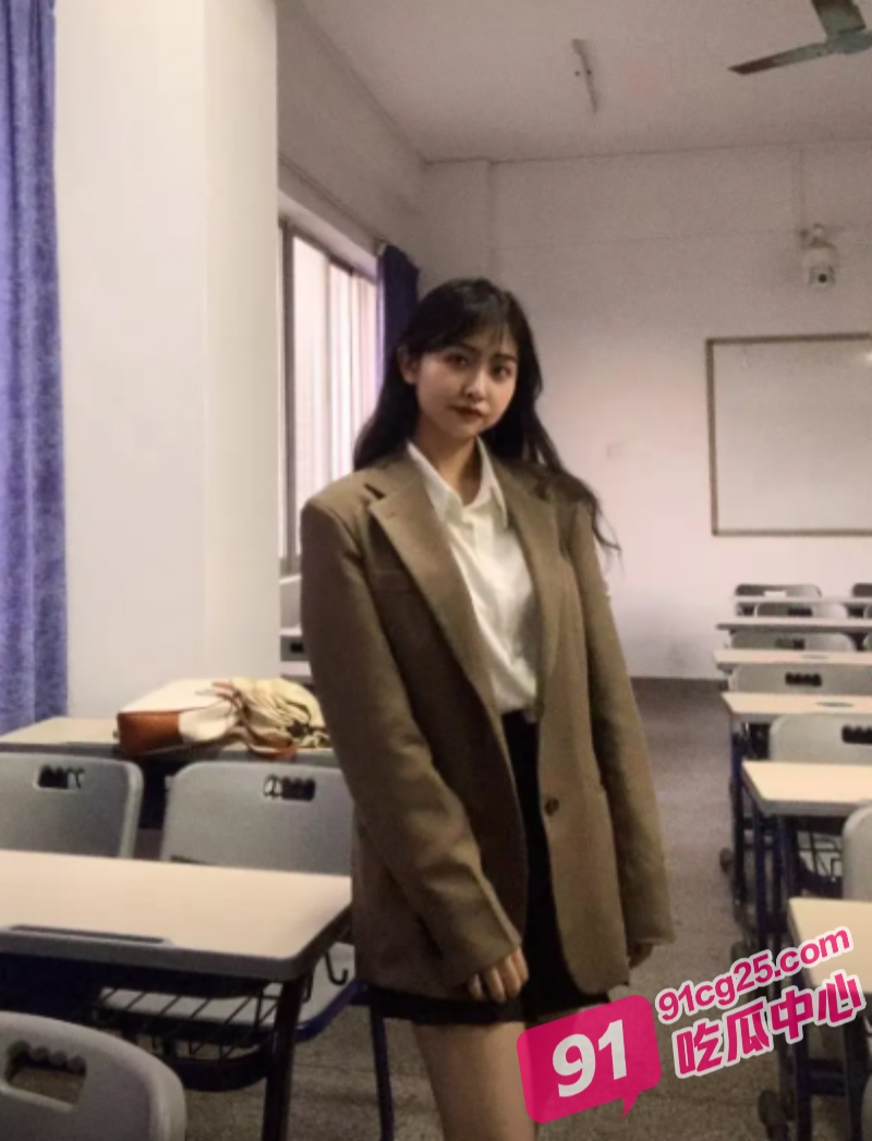 大学生情侣精油啪啪 光滑身体粉嫩白 忍不住暴力抽插的唯美性爱！ 配图2