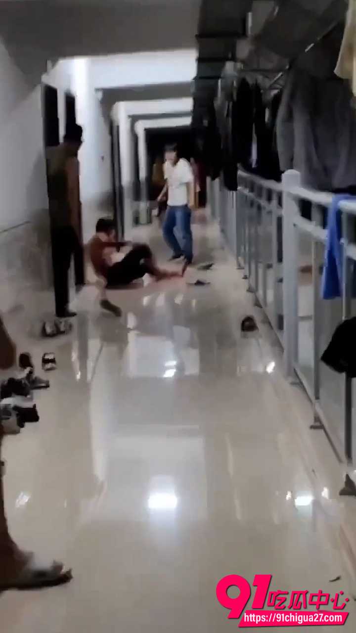 广东一厂区宿舍突发砍人惨案1 广东一厂区宿舍突发砍人惨案1