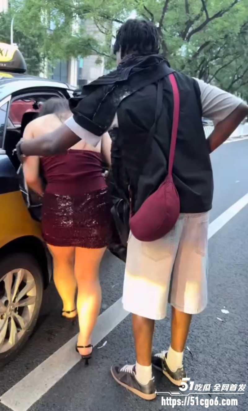 北京已婚少妇倒贴黑人05