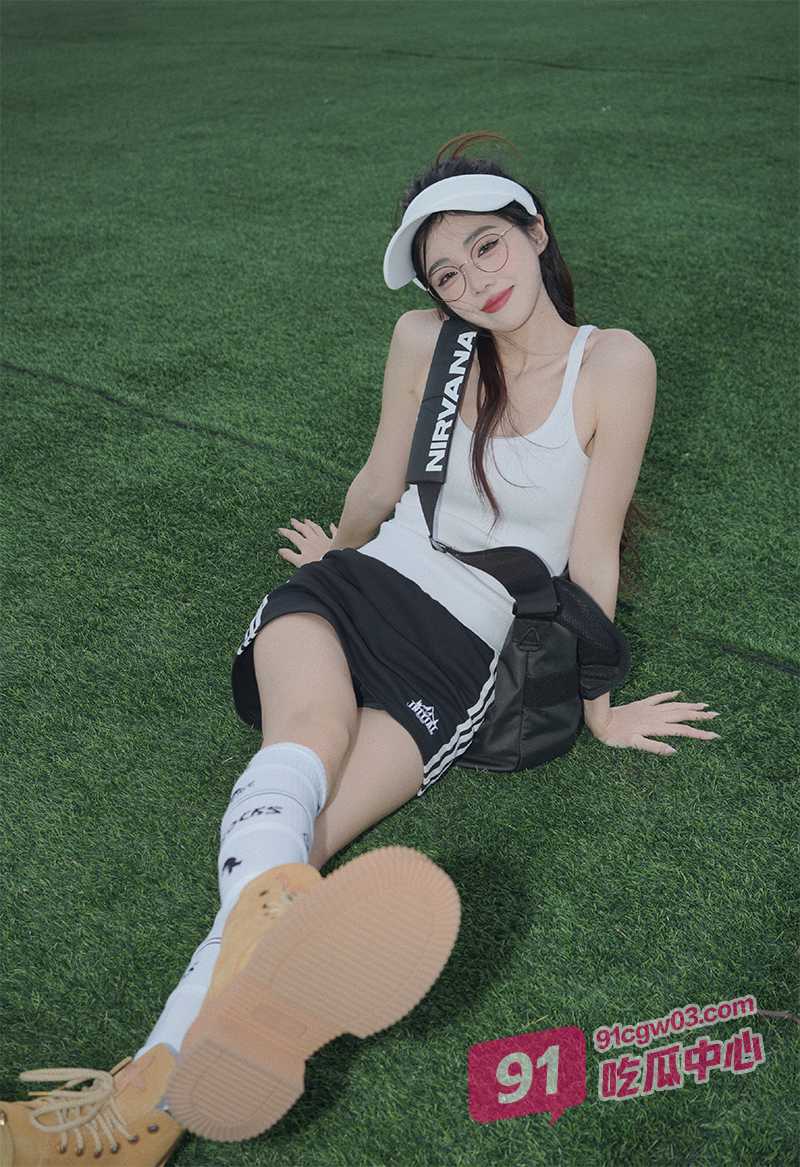 贵州一中情侣迷奸事件 女友把闺蜜灌醉给男友操 闺蜜逼都被干出血了！