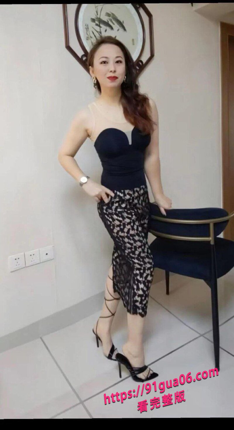 母子乱伦～性感人妻诱惑儿子 成熟女人的魅力无法阻挡