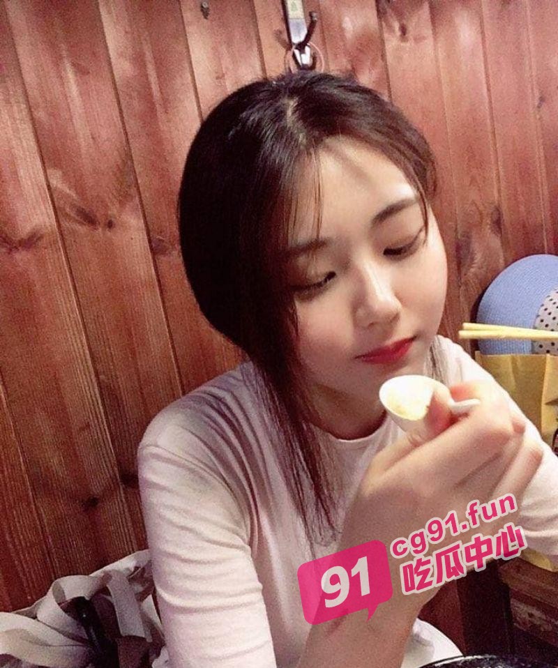 “我的女友会喷水” 高冷女友酷爱潮喷 屌口并用让她飘飘欲仙！