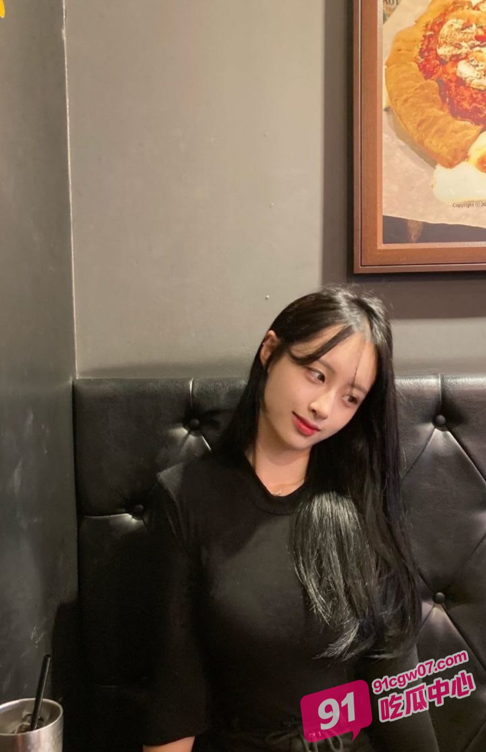 金主调教清纯女大多p 细腰水多的母狗越玩越刺激 嘴上说不要身体却非常老实 配图5
