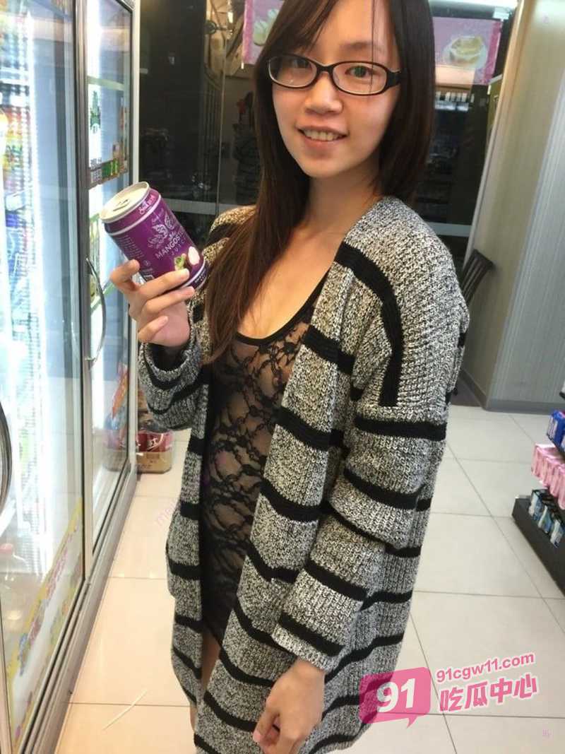 江西反差孕妇周宇琪 大肚子母狗马上要生 性欲高涨急迫和老公打炮 被干完能立马来好运吗？ 配图2
