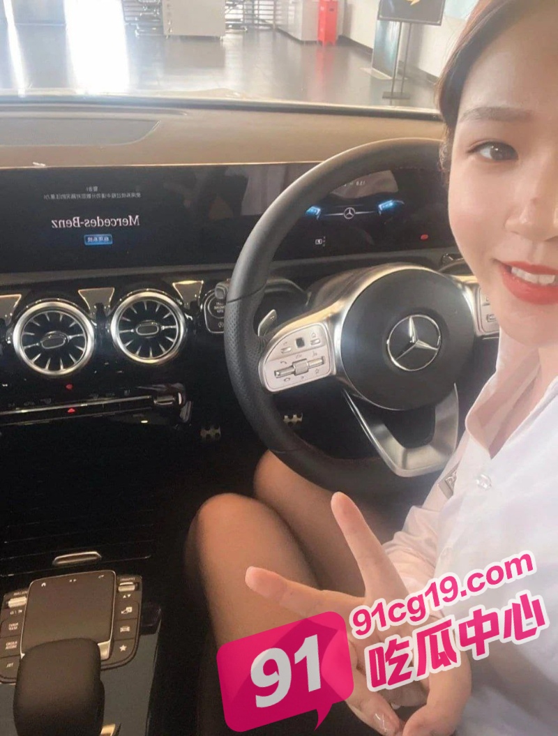 奔驰女销售成功秘诀 能放得这么开何愁不成功?