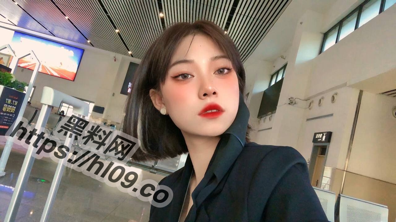 杭州师范大学大一新生「李敏」上了大学第一件事就是找个炮友，曝光其裸照性爱视频