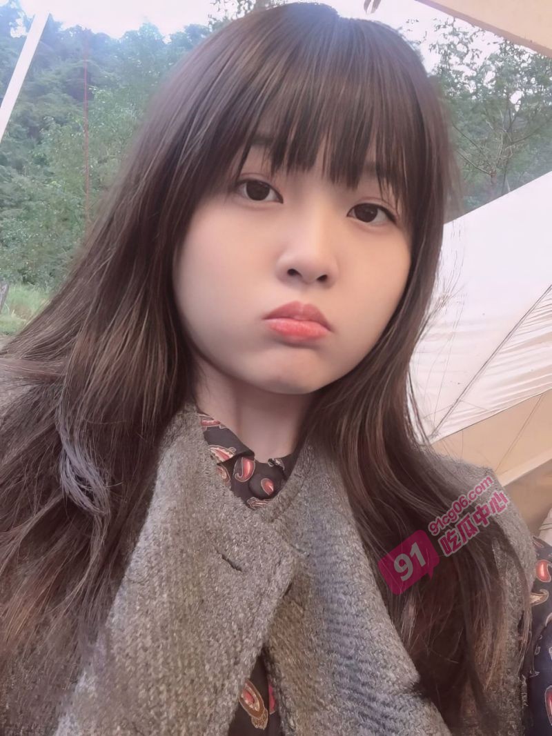 江苏大学刘可~精致小穴被疯狂后入 清纯的她竟是校园知名公交车！