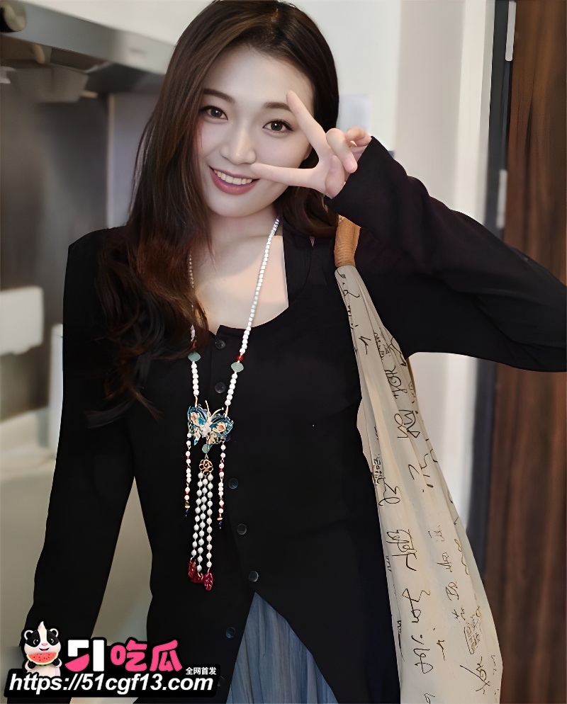 清纯丰满女大学生性爱合集  1