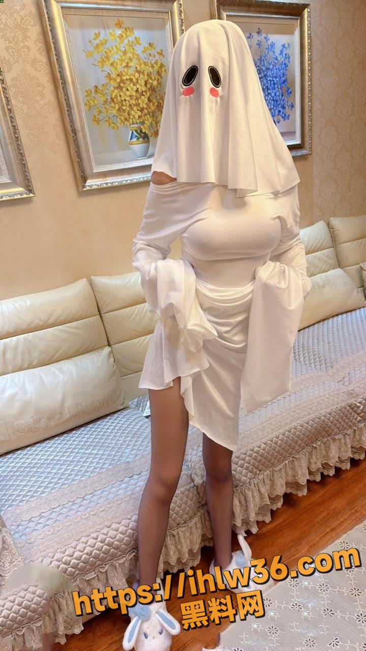 寝取NTR全网首发！万圣节夜老婆扮幽灵娘主动求操，要找大屌单男，出水量惊人！