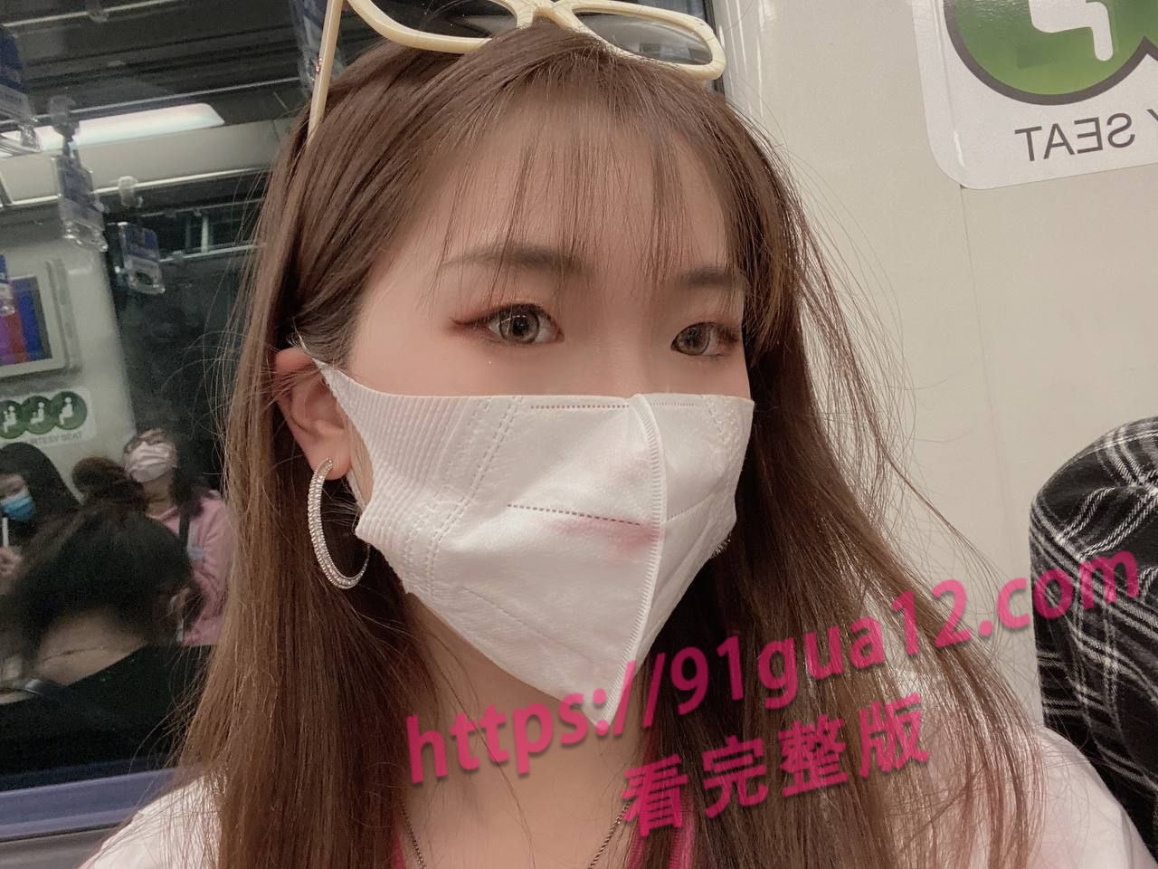 清纯大学生被金主带走旅游 白天游山玩水晚上鱼水之欢