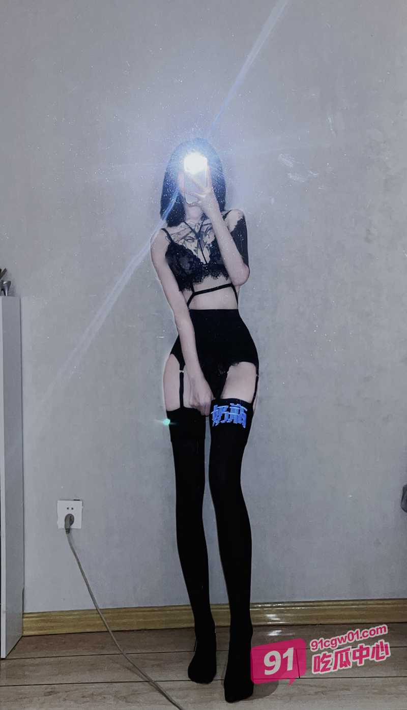 秀人网嫩妹 奶瓶 大尺度福利视频图片流出！这样的魅魔你喜欢吗？ 配图8