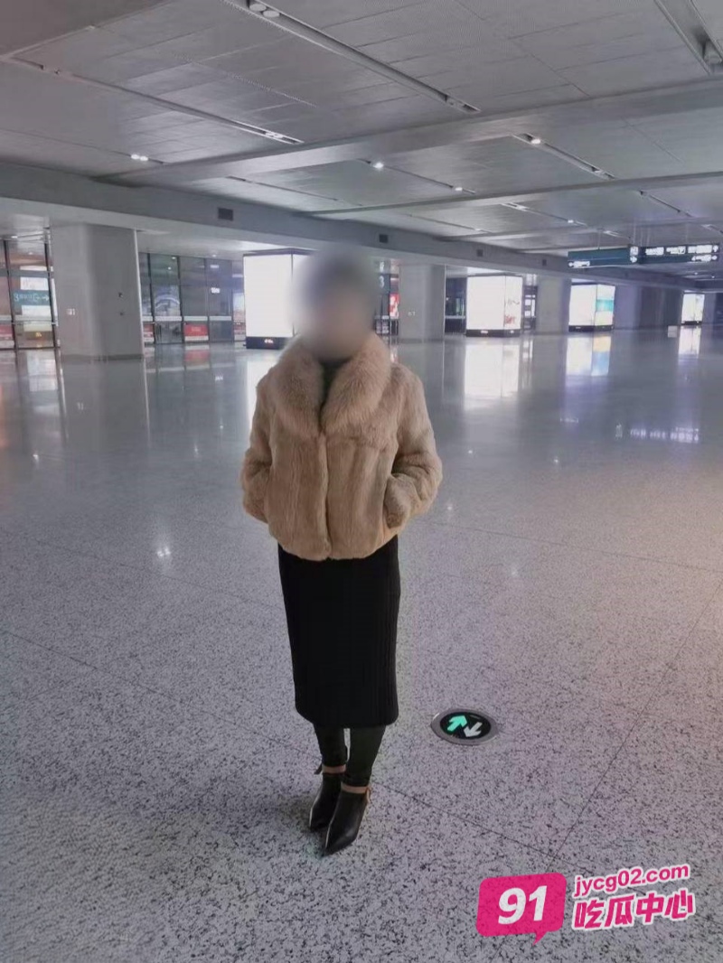 住家保姆被我深喉！来家里的保姆家务活干的让人非常满意～ 配图2