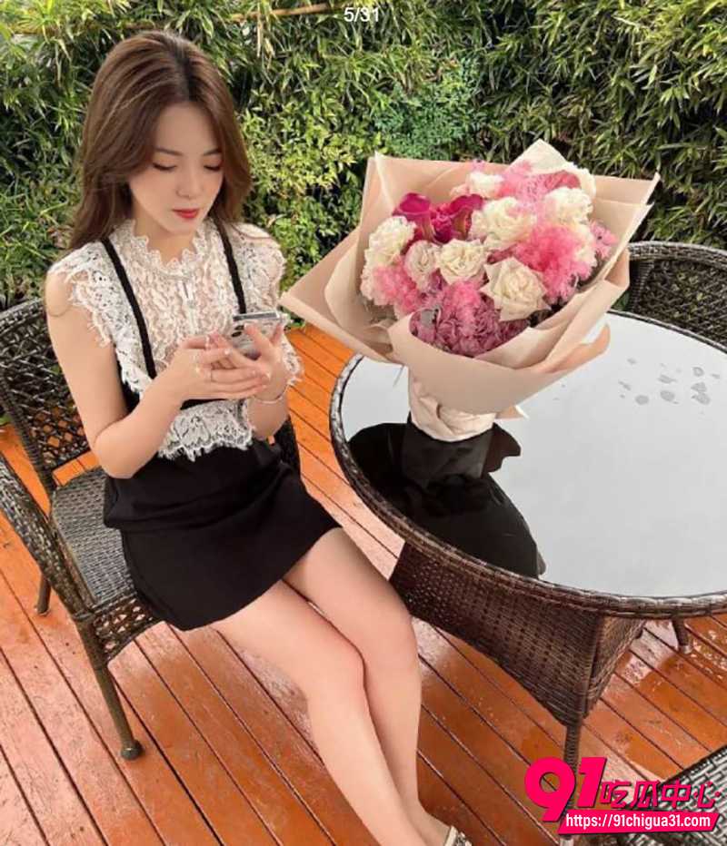 上海财大王珞菲 3