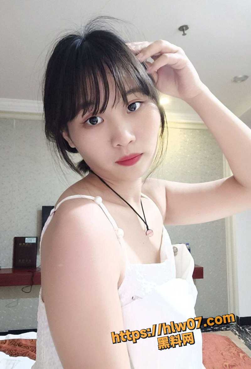 河北医科大学反差婊 赵晓冉 洗澡自慰私拍泄密 颜值一般但是其小穴极其粉嫩！