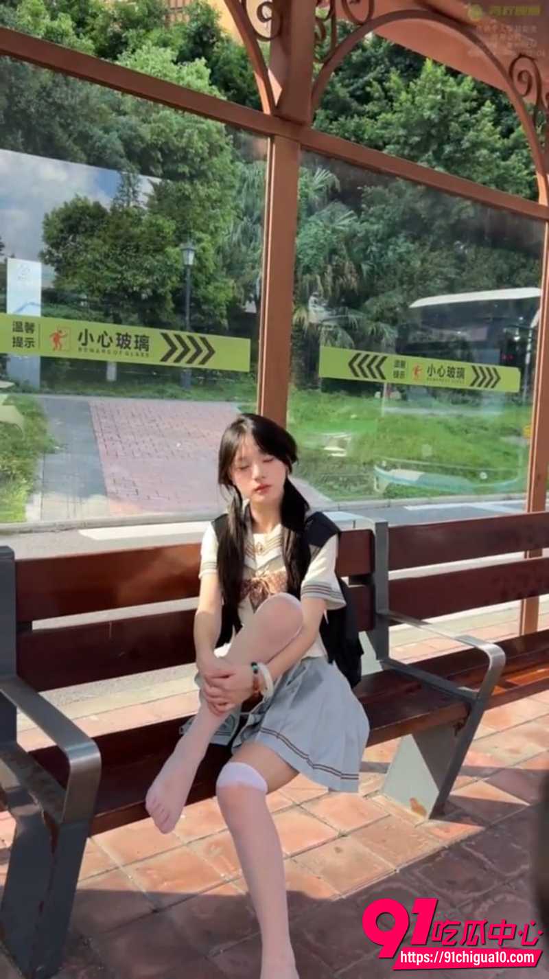 足模摄影师 青柠映画 拍摄邻家少女阿慌 JK户外美足私拍福利合集 嫩足诱惑显得慵懒又撩人！