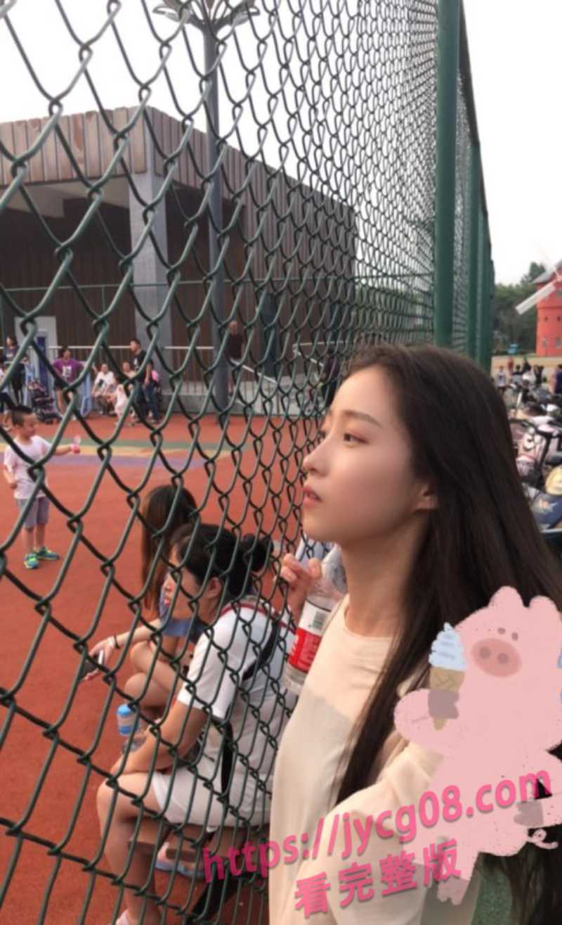 杭州美女施芮雯私拍泄密!清纯外表下反差魅力太撩人 配图