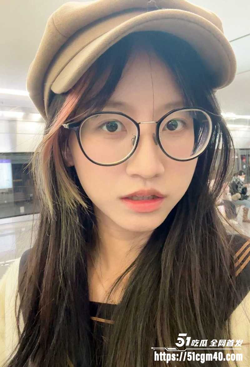 洛丽塔双马尾眼镜小甜美性爱视频流出6拷贝