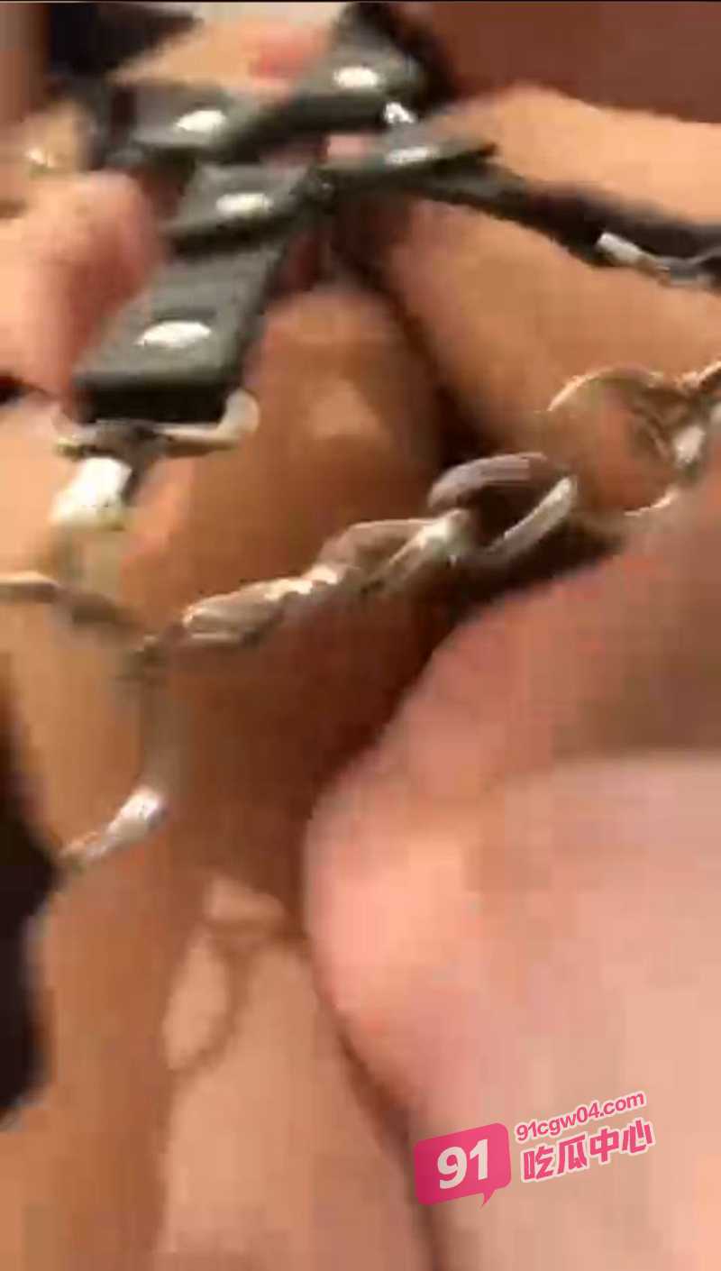 江苏职大学生妹张蓝欣 土豪哥将3w包养纯欲骚逼调教成性奴 手脚捆绑不停猛玩！ 配图5