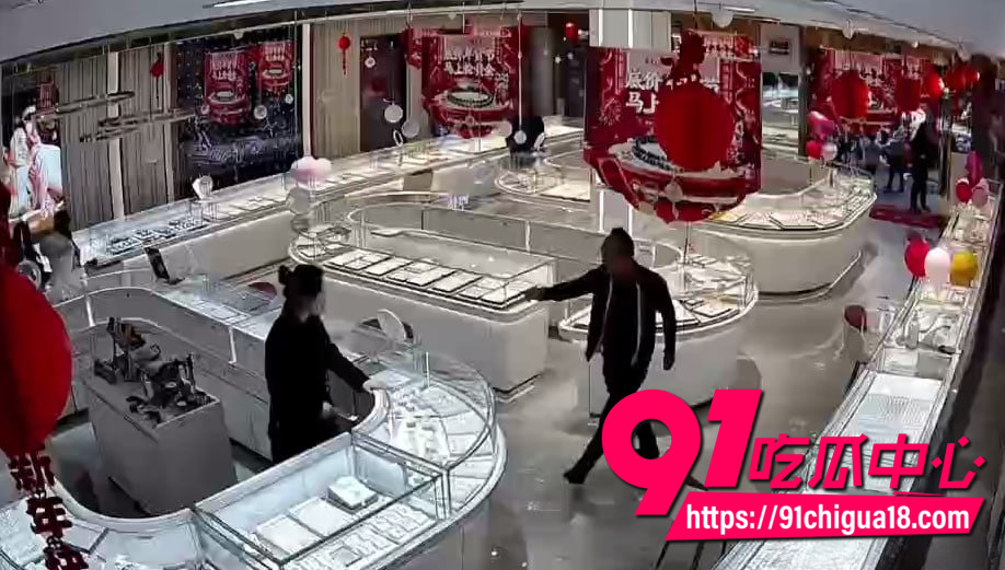 苍溪周大生砸店现场监控2