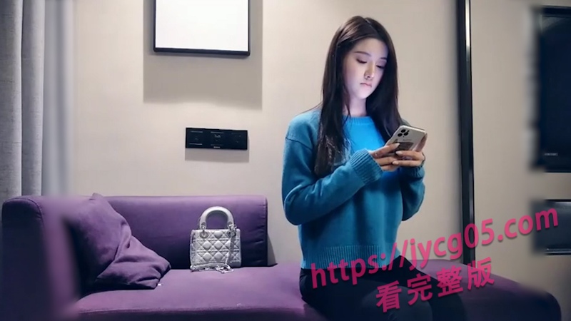 约到神似欧阳娜娜的外围妹子！被探花大神大力后入～