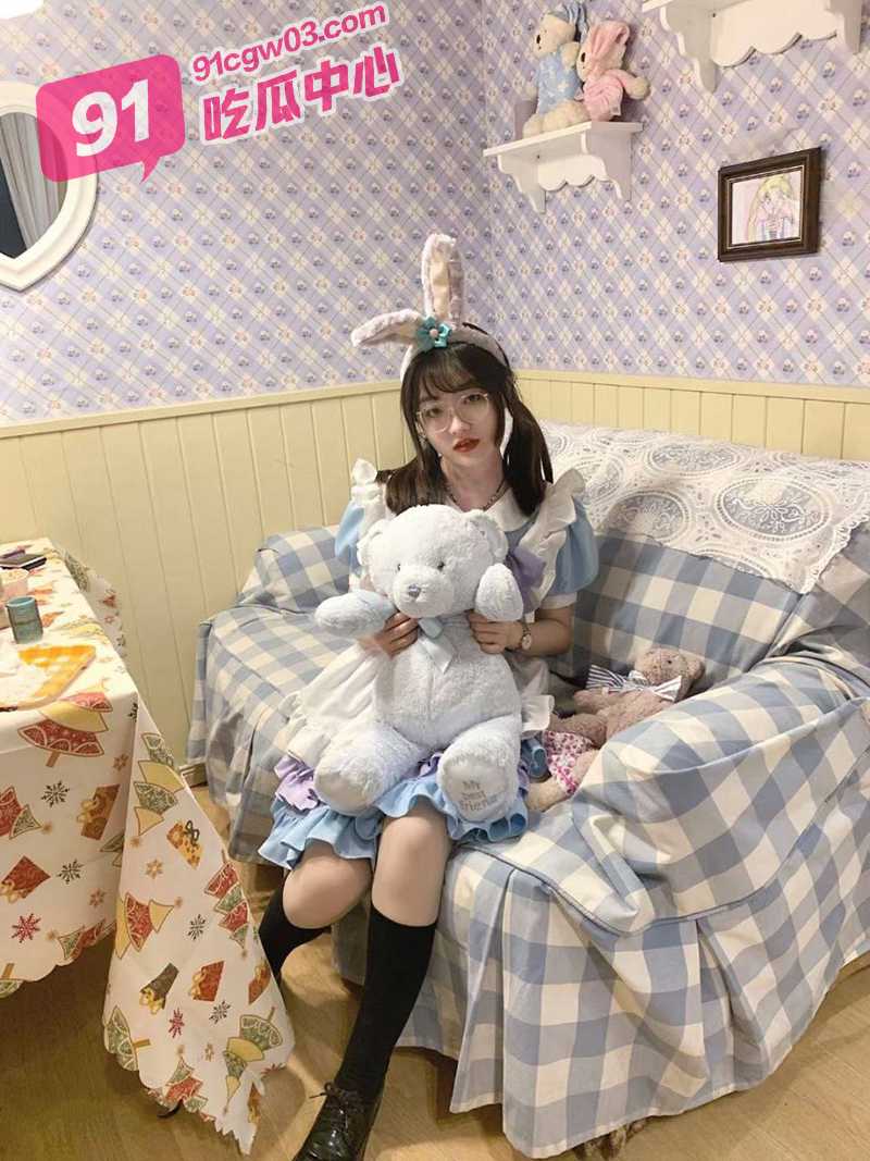 清纯白丝洛丽塔学妹与炮友约炮视频流出！白皙皮肤粉嫩乳头娇艳欲滴！