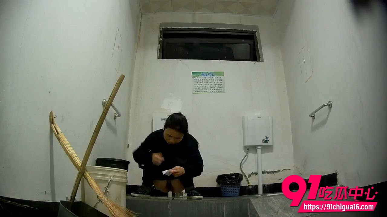 女厕偷拍神作3