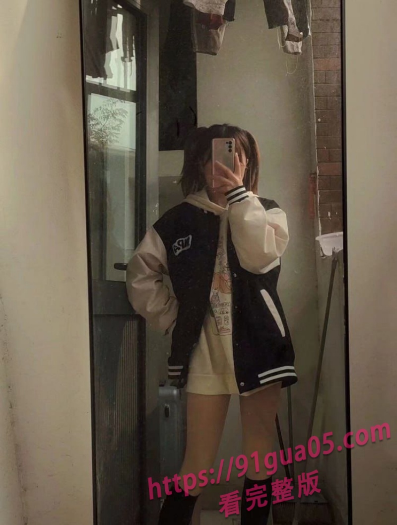 武汉设计师朱茹珺私密视频曝光 跪地沉浸式口交！
