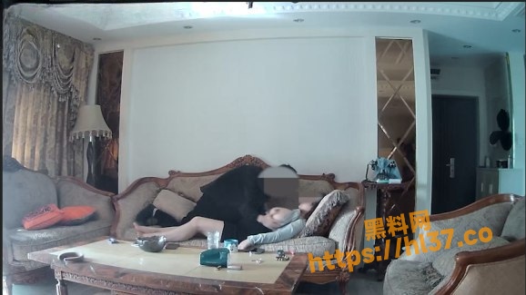海角乱伦之姐弟乱伦视角曝光 已婚亲姐在家偷男人被弟弟的摄像头全程拍下震撼到位了！
