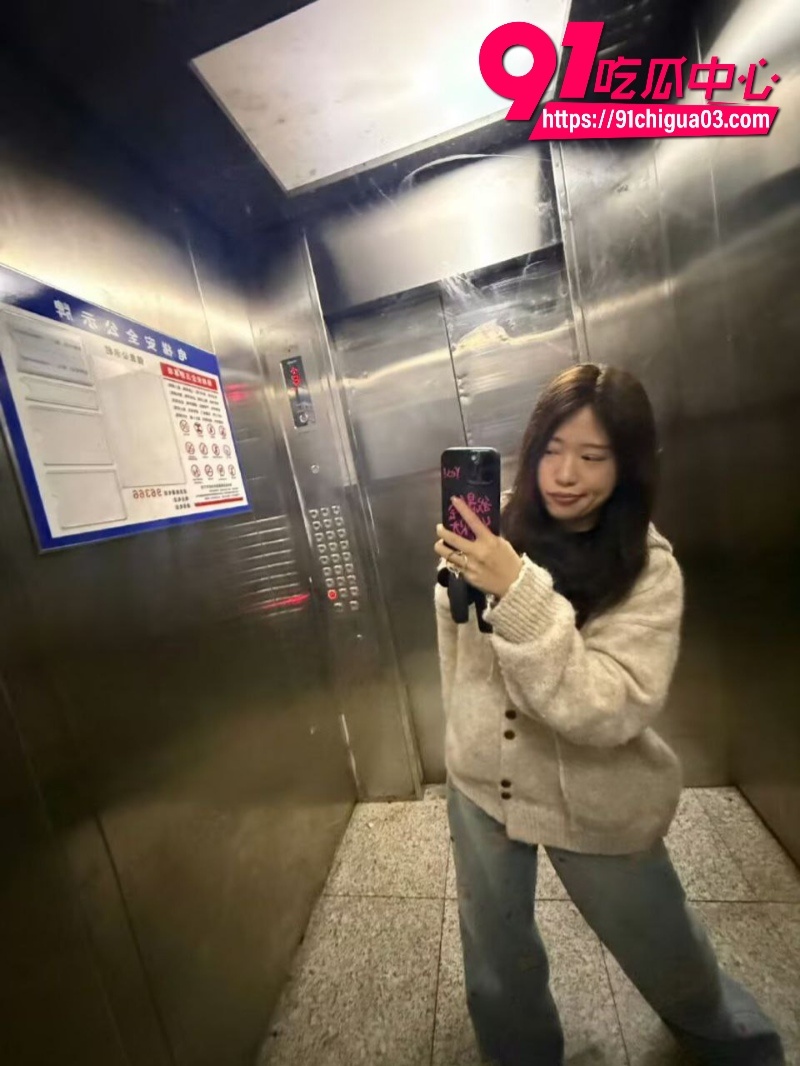 由于不能忍受自己的寂寞,在外面各种红杏出墙11 由于不能忍受自己的寂寞,在外面各种红杏出墙11